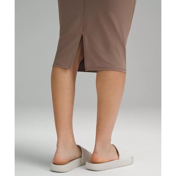 NWT Lululemon Nulu Slim-Fit High-Rise Skirt Size 4 - Picture 4 of 10